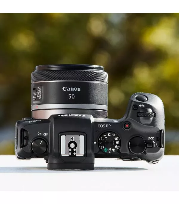 objectif-canon-rf-50mm-f18-stm-4515c005aa-5 Canon RF 50mm F1.8 STM (4515C005AA)