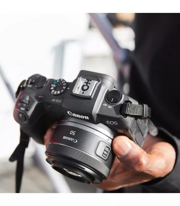 objectif-canon-rf-50mm-f18-stm-4515c005aa-6 Canon RF 50mm F1.8 STM (4515C005AA)