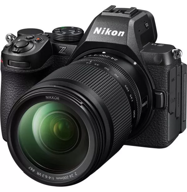 Appareil photo hybride Nikon Z5II + Objectif Nikkor Z 24-200 f4-6.3 VR (4960759917409)