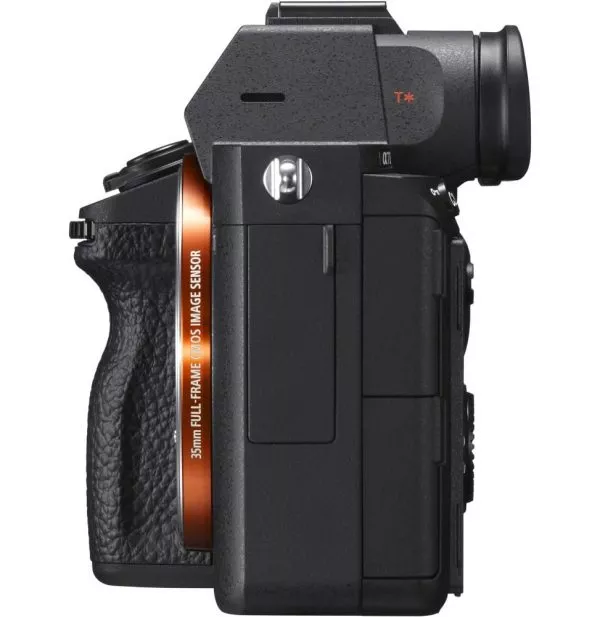 Appareil photo hybride Sony Alpha 7 III boîtier nu (ILCE-7M3)