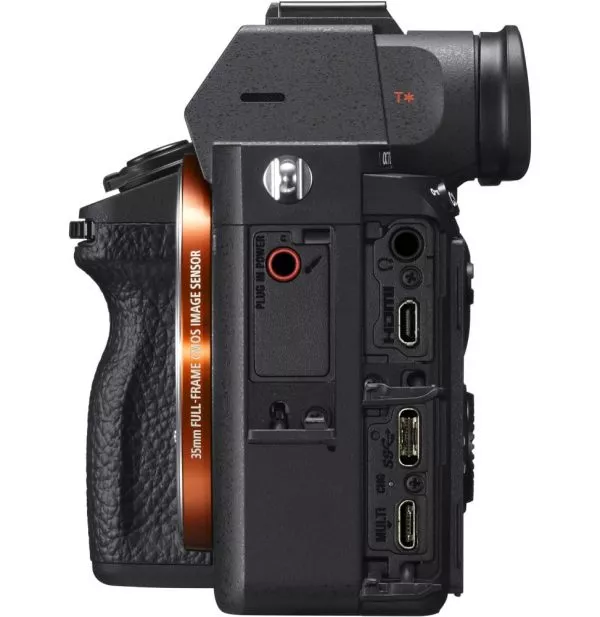 Appareil photo hybride Sony Alpha 7 III boîtier nu (ILCE-7M3)