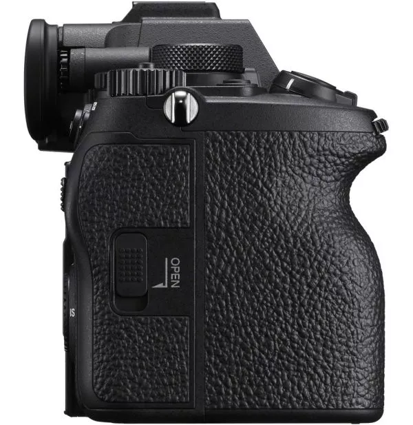 Appareil photo hybride Sony ALPHA 7R V boîtier nu (ILCE-7RM5)