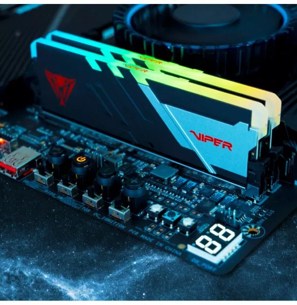 Barrette mémoire Patriot Viper Venom RGB 16GB U-DIMM DDR5 6000 MHz CL30 - Pc Bureau (PVVR516G60C30)