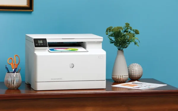 Imprimante Multifonction Laser Couleur HP LaserJet Pro M182n (7KW54A)