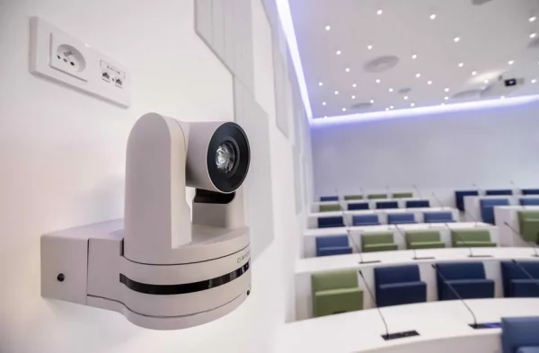Caméra de surveillance Avonic CM93 4K60 PTZ 30x Zoom - Blanc (AV-CM93-IP-W)