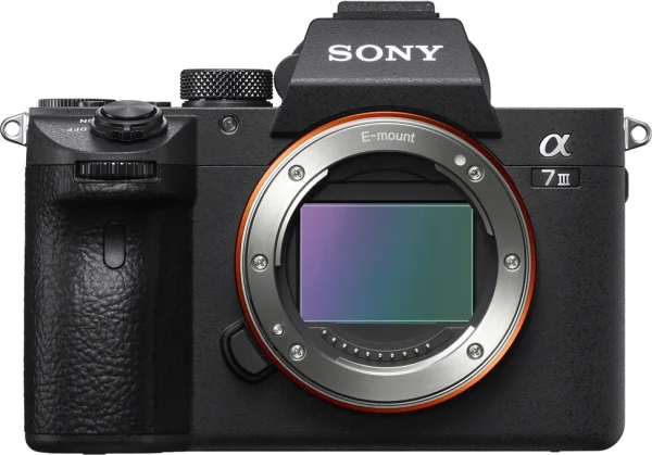 Appareil photo hybride Sony Alpha 7 III boîtier nu (ILCE-7M3) Appareil photo hybride Sony Alpha 7 III boîtier nu (ILCE-7M3)