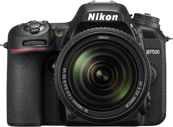 Reflex Nikon D7500 ME + Objectif AF-S DX Nikkor 18-140 VR (VBK510NM)
