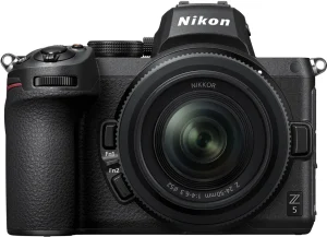 Appareil photo hybride Nikon Z5 + Objectif NIKKOR Z 24-50mm f/4-6.3 (VOA040K001)